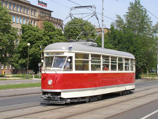 Tramvajový motorový vůz T1 č. 528 