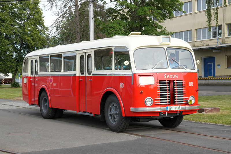 foto autobus Škoda RO vůz č. 80